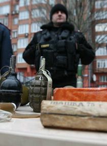 У Донецьку охочим давали гранатомет (фоторепортаж)