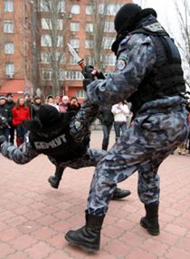 У Донецьку охочим давали гранатомет (фоторепортаж)