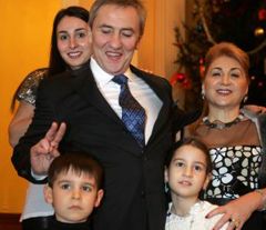 Леонід Черновецький зі своєю сім`єю на Дипломатичному прийомі з нагоди святкування Нового Року і Різдва. Київ, 17 грудня 
