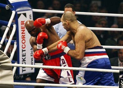 Микола Валуєв, Евандер Холіфілд