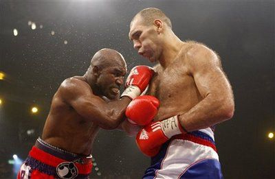 Микола Валуєв, Евандер Холіфілд