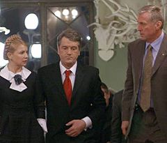 Юлия Тимошенко, Виктор Ющенко и Мирек Тополанек на встрече в Киеве. 9 января