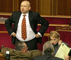 Александр Турчинов и Юлия Тимошенко в зале заседаний ВР. Киев, 13 января