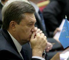 Виктор Янукович во время заседания Верховной Рады. Киев, 5 февраля
