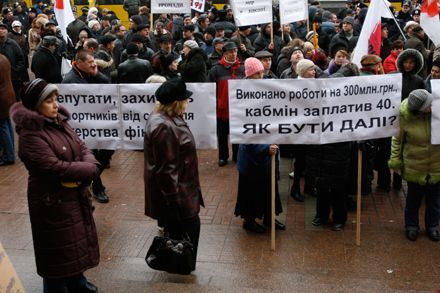 Профсоюзы коммунального транспорта требуют от КМ вернуть долги