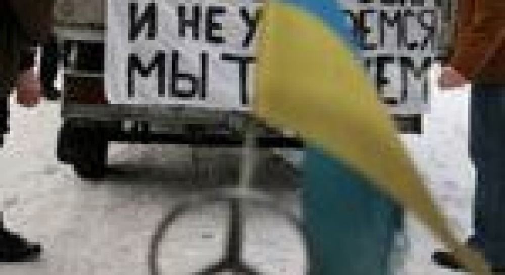 Українські автомобілісти пропонують купити Президента і прем'єра за кордоном