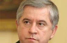 Анатолій Кінах: “Коли прем`єр підписує два десятки листів з проханням про позики, це принижує гідність країни»
