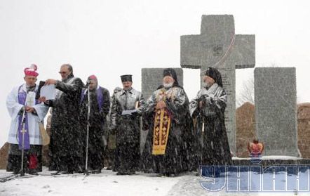 Президенты Украины и Польши в с.Гута Пеняцка (фото)
