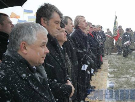 Президенты Украины и Польши в с.Гута Пеняцка (фото)