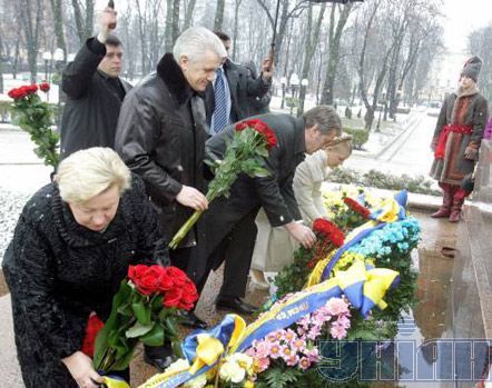 Глава Киевской областной государственной администрации Вера Ульянченко, Председатель Верховной Рады Владимир Литвин, Президент Украины Виктор Ющенко, премьер-министр Юлия Тимошенко