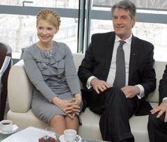 Юлия Тимошенко и  Виктор Ющенко во время визита в Брюссель. 23 марта