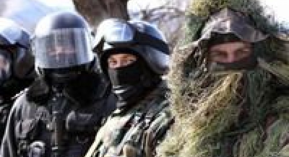 В Крыму разгоняли пикетчиков, сносили самозахваты и спасали заложников (фоторепортаж)