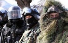 В Крыму разгоняли пикетчиков, сносили самозахваты и спасали заложников (фоторепортаж)