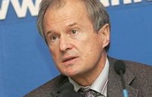 Костенко проти того, щоб хтось «піджав під себе Конституцію»