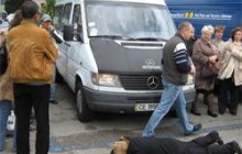 Карабінери хотіли конфіскувати ”буси” українців (фото)