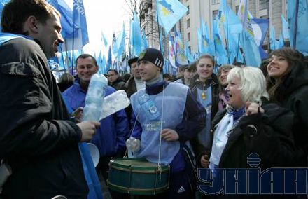 Янукович зірвав регіоналам «останній» бій (фоторепортаж)