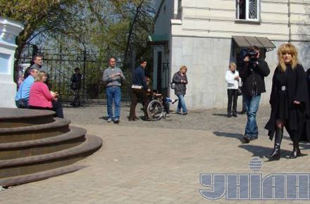 Алла Пугачова прогулялася Андріївським узвозом (фото)