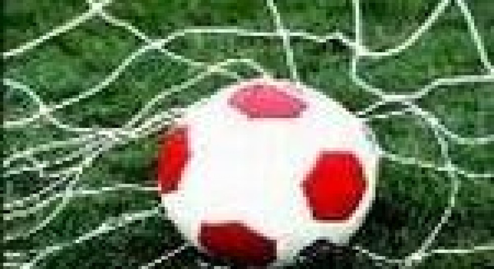 13 игрок: удар по Уставу, но гол не засчитан
