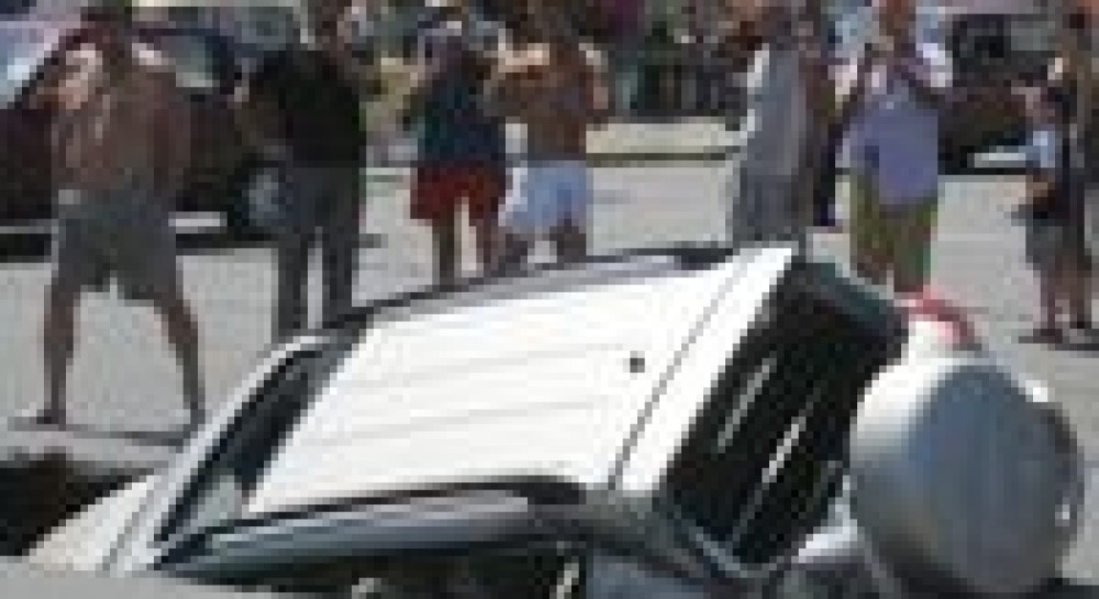 З кого питати, якщо авто провалилось під асфальт