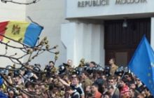 Опозиція і влада Молдови домовилися перерахувати бюлетені