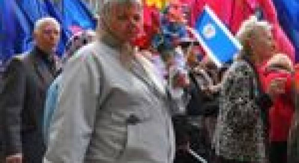 Как регионалы коммунистам Первомай чуть не испортили