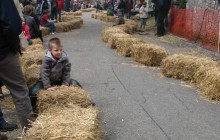 У бельгійському Евелетті пройшов 17-ий традиційний спуск на вигаданих транспортних засобах (фоторепортаж)