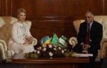 Тимошенко едва не подарила Каддафи оранжевую футболку