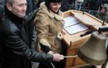 КУДИ ПОДІЛИСЯ ГРОШІ ВІД БЛАГОДІЙНИХ АУКЦІОНІВ ЧЕРНОВЕЦЬКОГО?