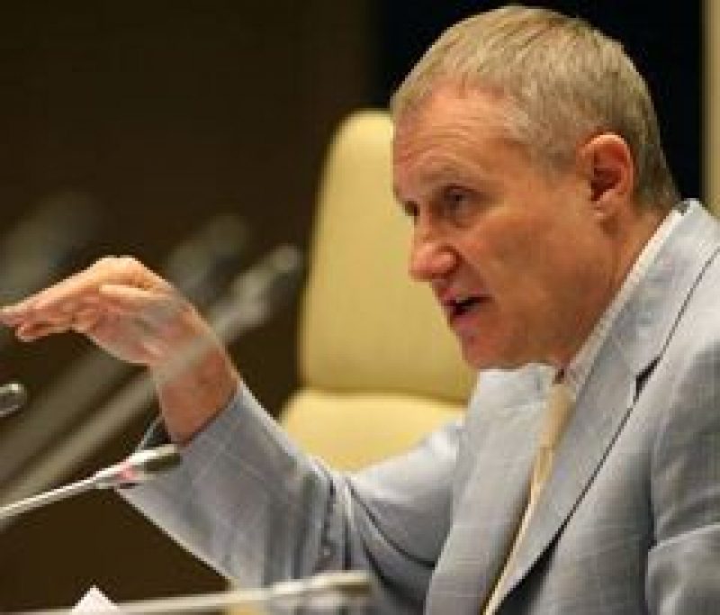 Григорий Суркис во время пресс-конференции. Киев, 19 мая