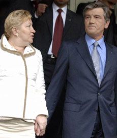 Віхи тижня: нове вбрання Тимошенко, цілющий еліксир для Ющенка і розлука з Черномирдіним 