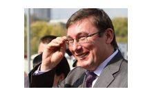 Луценко будет регулярно ездить к Ахметову