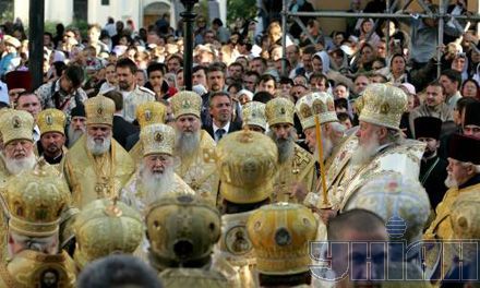 Проповедь Кирилла в Лавре: ни слова о политике (фото)