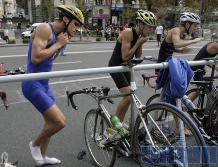 Крещатик отдали хоккеистам и велосипедистам (фото)