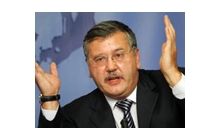 Гриценко: Министр обороны очень хочет торговать землей