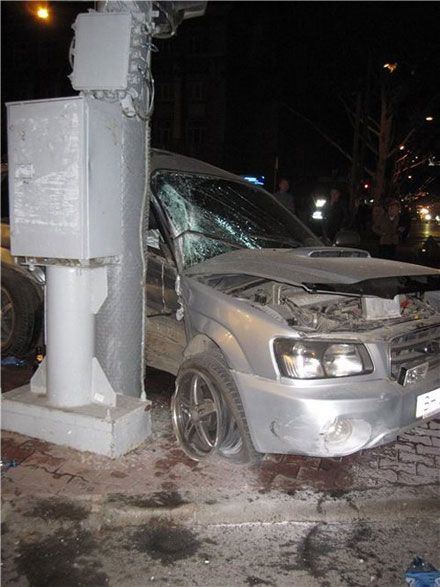 Син депутата розбив «Бентлі» (фото)