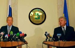 Сергій ЛАВРОВ і Володимир ХАНДОГІЙ