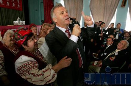 У главы совета партии “Справедливость” Станислава Николаенко почти вышло изобразить “глас народа”
