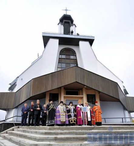 Ющенко на месте расстрела жертв сталинских репрессий (фоторепортаж)