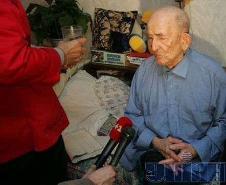 91-летний дед гендиректора Артека после обыска (фото)
