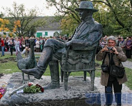 Новый памятник основателю 'Аскании-Нова' (фото)