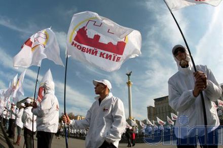 В Киеве прошел парад в честь первой «пятилетки генсека Лени» (фото)