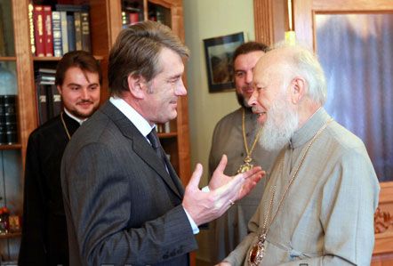 Ющенко в Лавре встретился с митрополитом Владимиром (фото)