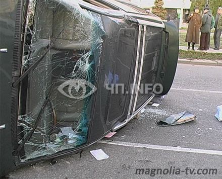 ДТП у Києві: джип Тойота врізався в ЗіЛ (фото)