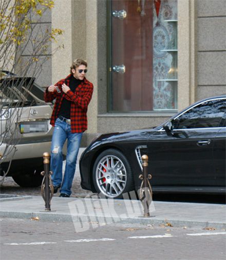 Шева купив нову машину (фото)