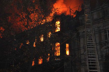 В Одессе сгорел дом Руссова (фото)