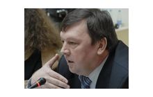 Лавринович, розповідаючи про виборчий закон, оперує анекдотичними даними