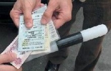 Водители могут оплатить штрафы через терминалы в патрульных авто
