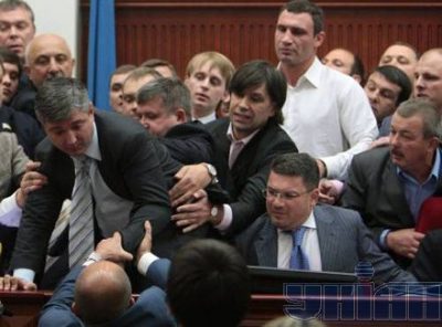 Бійка у Київраді: проти боксера Кличка - борець Тедеєв і баскетболіст Волков (фоторепортаж)