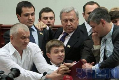 Бійка у Київраді: проти боксера Кличка - борець Тедеєв і баскетболіст Волков (фоторепортаж)