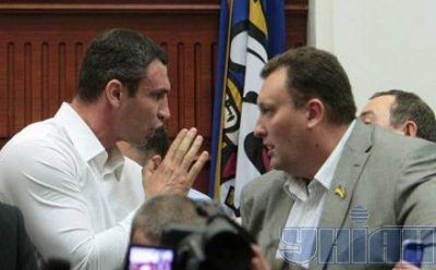 Бійка у Київраді: проти боксера Кличка - борець Тедеєв і баскетболіст Волков (фоторепортаж)